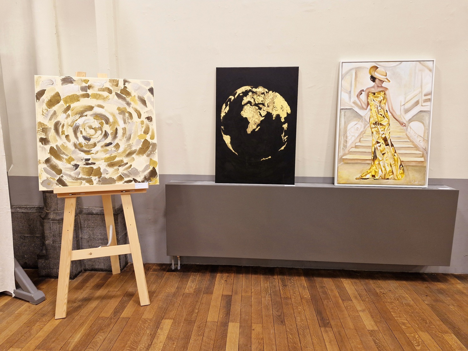 Gouden kunstwerken op de tentoonstelling